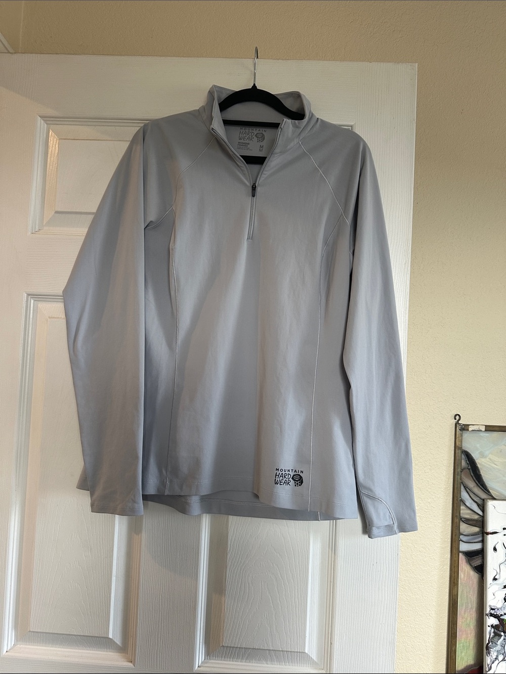 Women’s Mountain Hardwear Light Gray Quarter-Zip Pullover